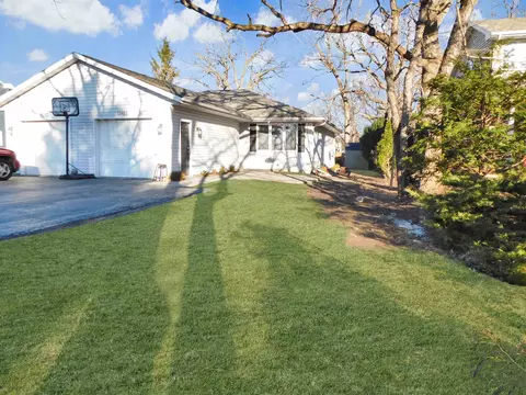 11481 Edgemere Ter, Roscoe, IL 61073 photo 3