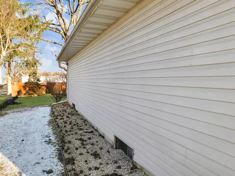 11481 Edgemere Ter, Roscoe, IL 61073 photo 4