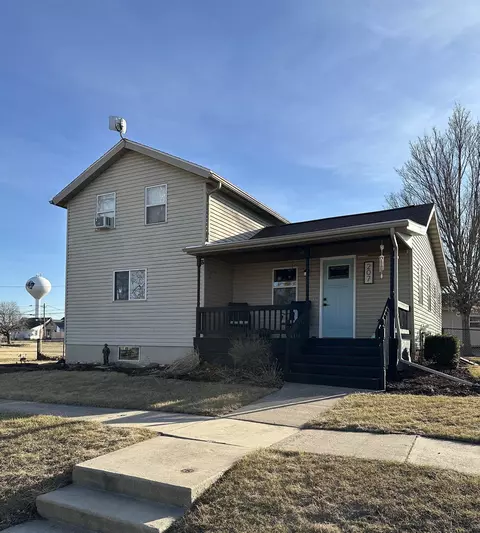 207 E Lena St, Lena, IL 61048