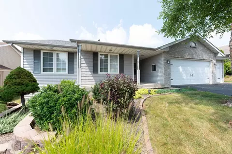 7172 Wimbledon Rd, Machesney Park, IL 61115