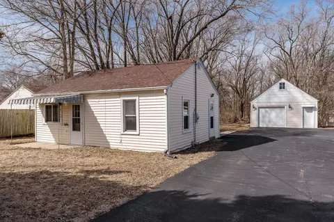 9308 N 2nd St, Machesney Park, IL 61115