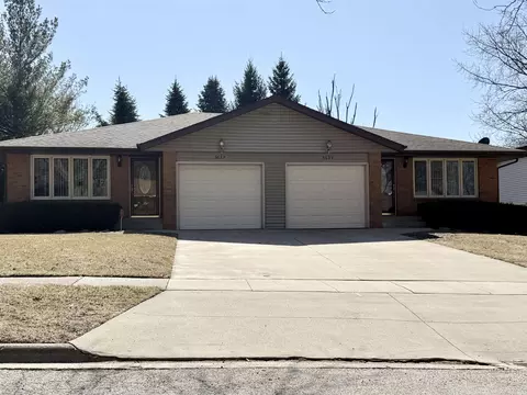 5635 Elaine Dr, Rockford, IL 61108