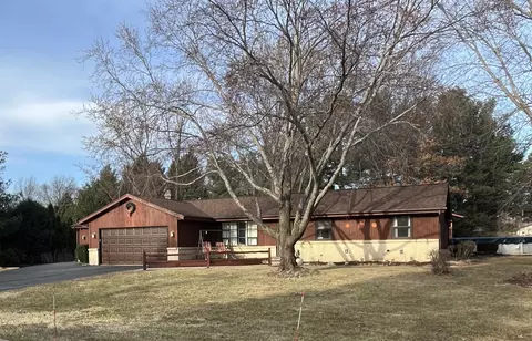 5903 Bow Trl, Rockford, IL 61109