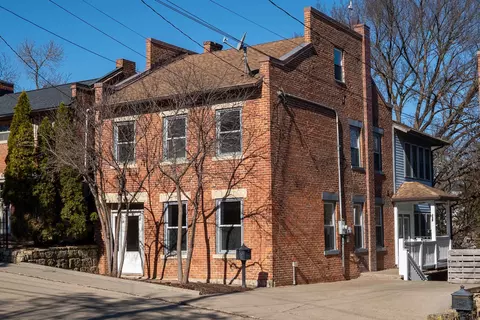 106 N Dodge St, Galena, IL 61036