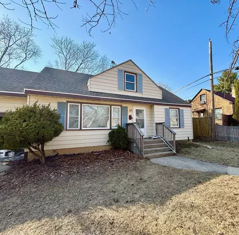 2003 Arizona Ave, Rockford, IL 61108