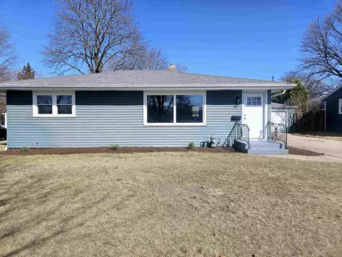 2403 Bell Ave, Rockford, IL 61103