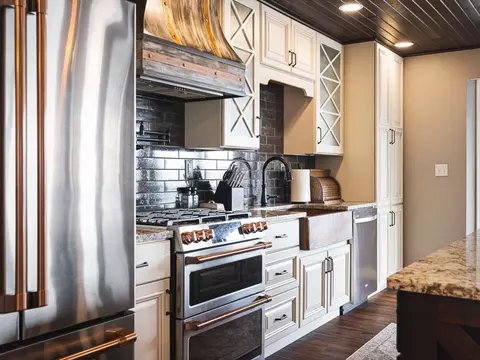 Kitchen - 44 Delburne Dr, Lake Summerset, IL 61019 photo 4 of 7