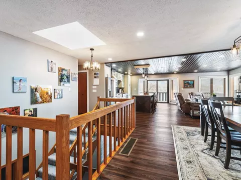 Entry Way - 44 Delburne Dr, Lake Summerset, IL 61019 photo 2 of 2