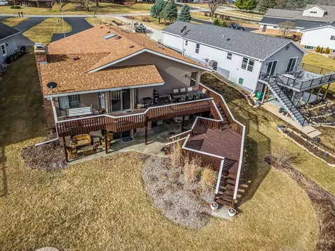 Exterior - 44 Delburne Dr, Lake Summerset, IL 61019 photo 2 of 5