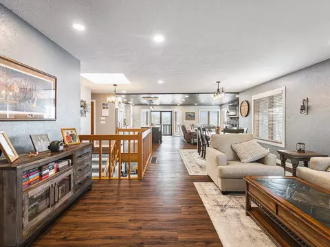 Entry Way - 44 Delburne Dr, Lake Summerset, IL 61019 photo 1 of 2
