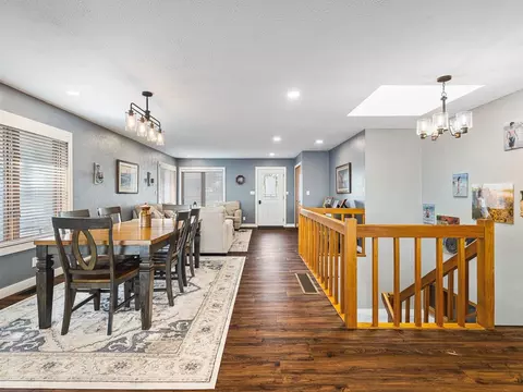 Dining - 44 Delburne Dr, Lake Summerset, IL 61019 photo 2 of 4