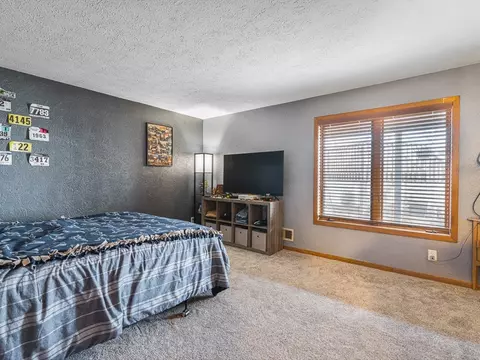Bedroom - 44 Delburne Dr, Lake Summerset, IL 61019 photo 3 of 4
