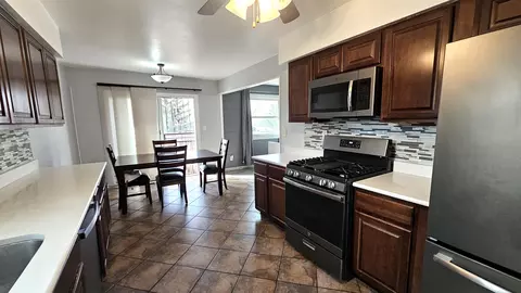 6647 Meadowbrook, Roscoe, IL 61073 photo 6