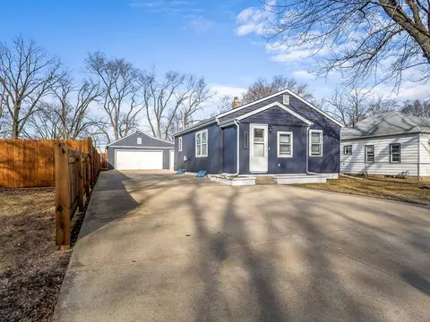2823 S 4th St, Rockford, IL 61109