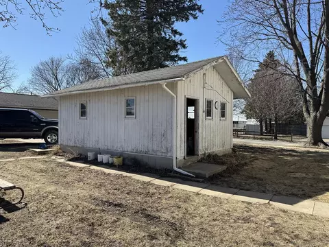 Exterior - 321 N Argyle St, Lanark, IL 61046 photo 4 of 6