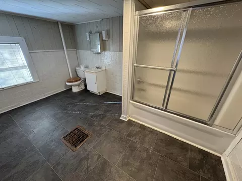 Bath - 321 N Argyle St, Lanark, IL 61046 photo 4 of 4