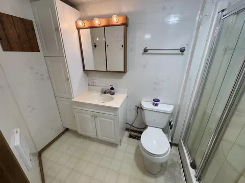 Bath - 321 N Argyle St, Lanark, IL 61046 photo 2 of 4