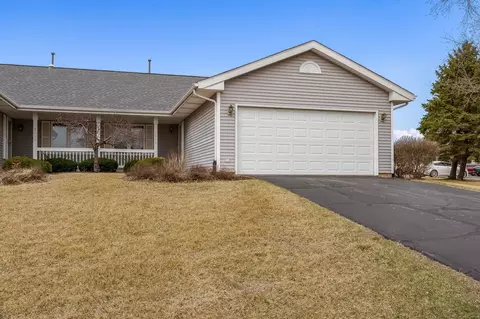 3812 Westlake Dr, Winnebago, IL 61088