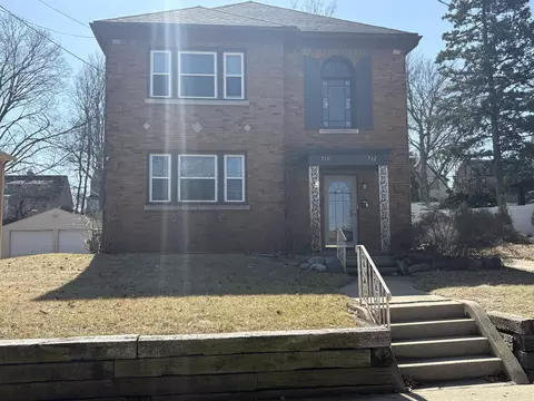 710-712 King St, Rockford, IL 61103