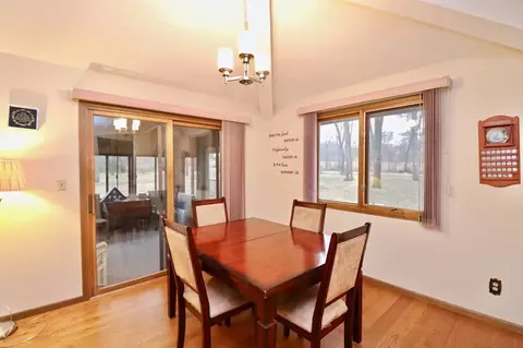 9807 Double Ditch Cir, Roscoe, IL 61073 photo 7