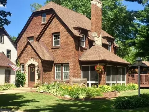 2215 Melrose St, Rockford, IL 61103