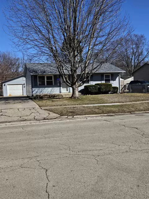 7819 Venus St, Loves Park, IL 61111