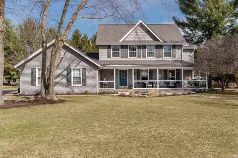 7468 Joy Ln, Roscoe, IL 61073 photo 2
