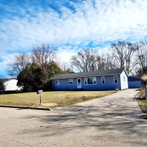 8519 Scott Ln, Machesney Park, IL 61115
