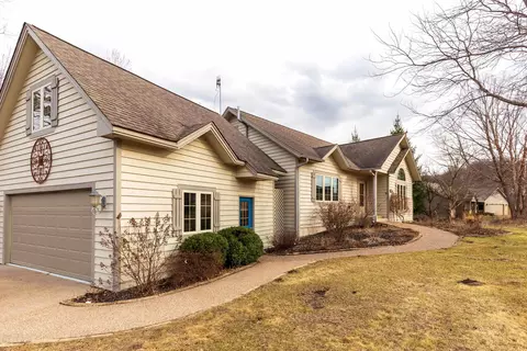 1 Sylvan Ct, Galena, IL 61036