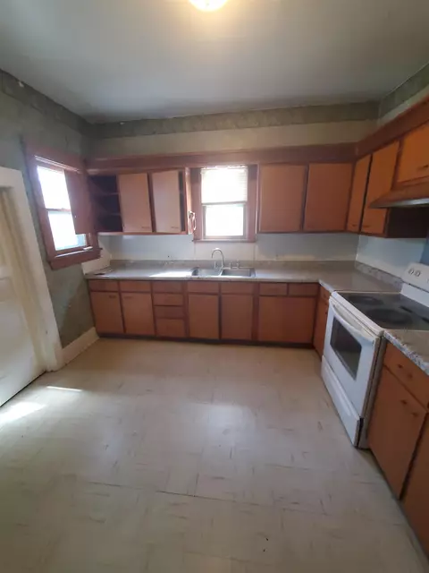 9 E Jefferson, Freeport, IL 61032 photo 7