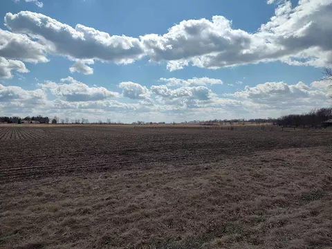 300 Manchester Rd # X, South Beloit, IL 61080