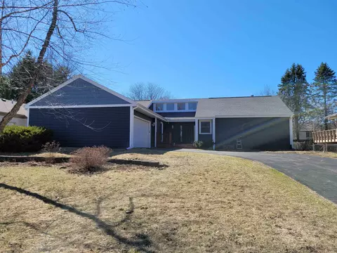 6147 Fireside Dr, Rockford, IL 61114