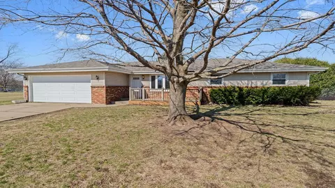 11818 Wagon Ln, Roscoe, IL 61073