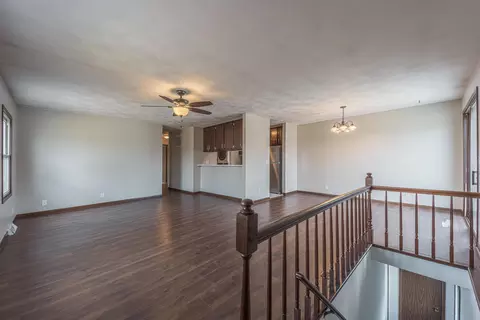 Living - 602 Kiwanis Ct, Freeport, IL 61032 photo 1 of 3
