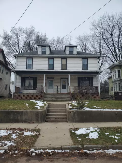 418-420 N Van Buren, Freeport, IL 61032