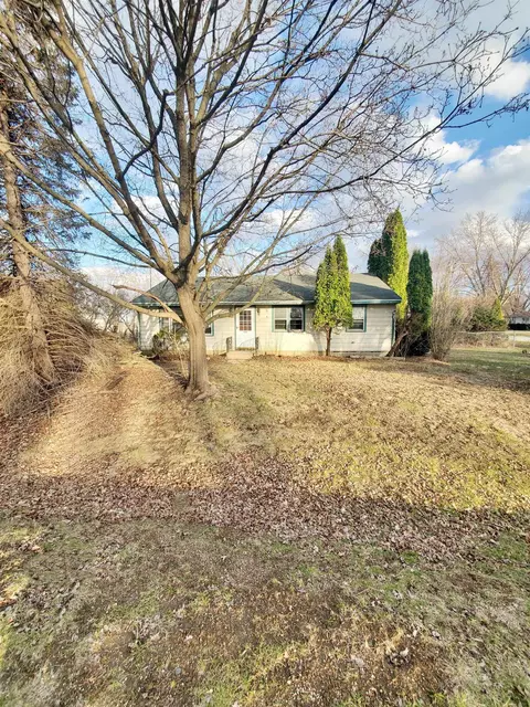 1301 Watts Ave, Rockton, IL 61072 photo 2