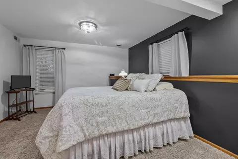 Bedroom - 9303 River View Trl, Roscoe, IL 61073 photo 7 of 7