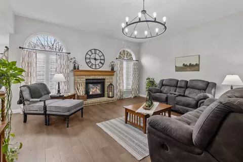 Living - 9303 River View Trl, Roscoe, IL 61073 photo 2 of 3