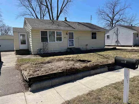 1017 Drexel Blvd, Machesney Park, IL 61115