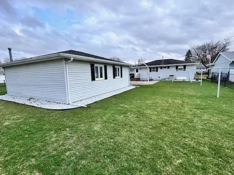 428 E 8th St, Belvidere, IL 61008 photo 5