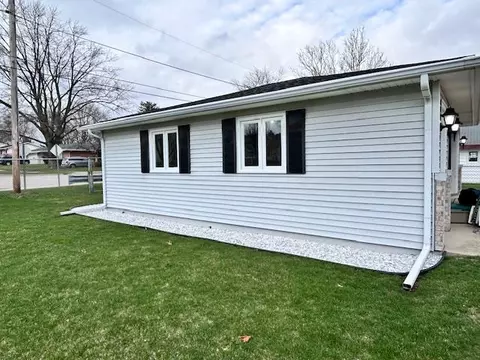 428 E 8th St, Belvidere, IL 61008 photo 6