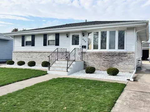428 E 8th St, Belvidere, IL 61008