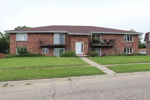 1768 S Hance Dr #2, Freeport, IL 61032