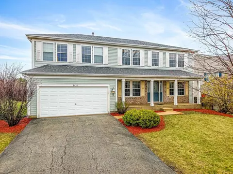 8438 Mitchell Rd, Machesney Park, IL 61115