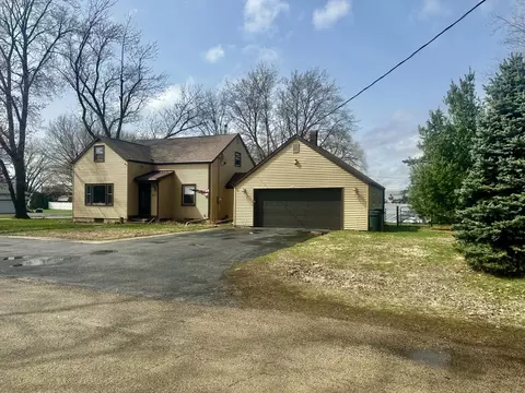 301 4th St E, Lyndon, IL 61261