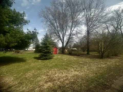 Exterior - 301 4th St E, Lyndon, IL 61261 photo 5 of 5