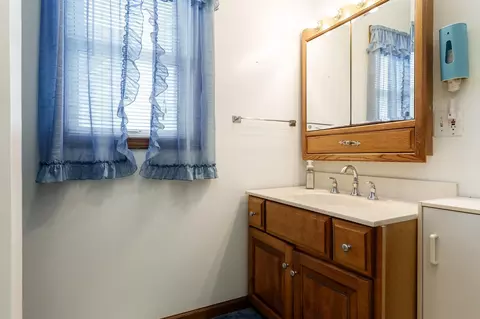 Bath - 719 E 4th St, Belvidere, IL 61008 photo 2 of 4