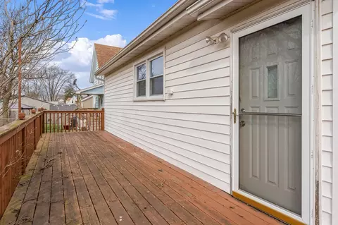 Exterior - 719 E 4th St, Belvidere, IL 61008 photo 5 of 9