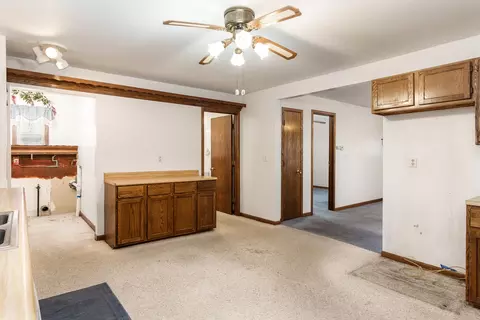 Entry Way - 719 E 4th St, Belvidere, IL 61008 photo 2 of 3