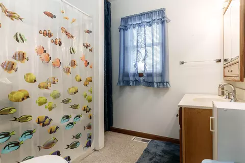 Bath - 719 E 4th St, Belvidere, IL 61008 photo 1 of 4